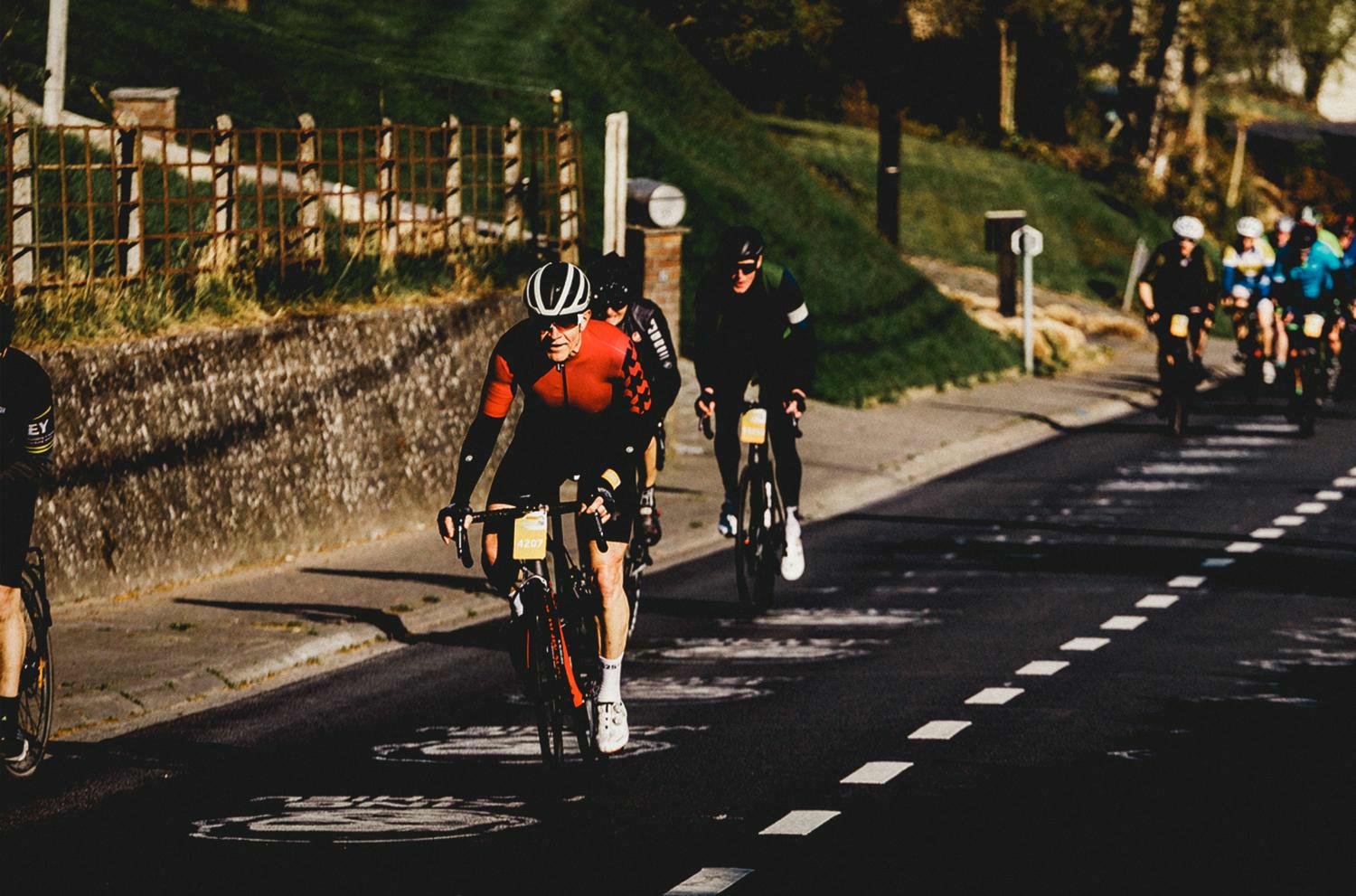 Clôturez votre printemps cycliste avec une bonne dose de difficultés